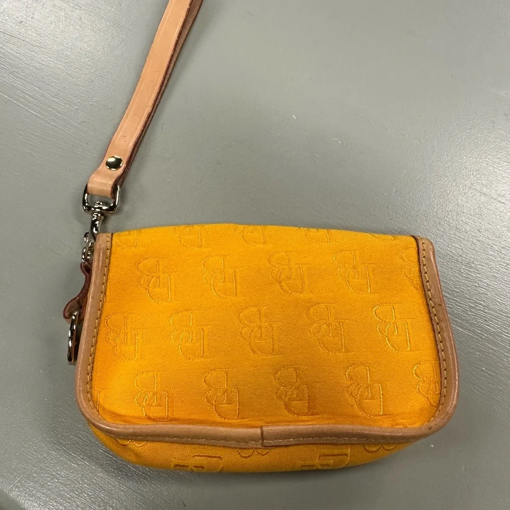 Vintage Dooney & Bourke mustard yellow wristlet - Picture 5 of 8
